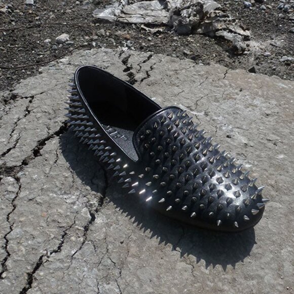 UNiF Hellraisers 100% Leather Spiked Flats (size 6) - Picture 12 of 12